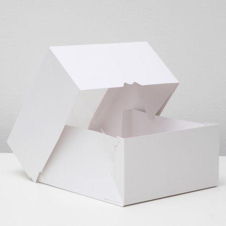 Кондитерская упаковка с окном Мусс белый 23,5х23,5х11,5 см